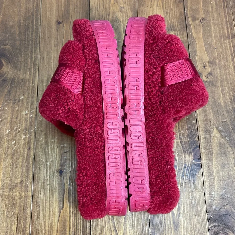 Ugg size 9 Fluffita red fuzzy platform slides